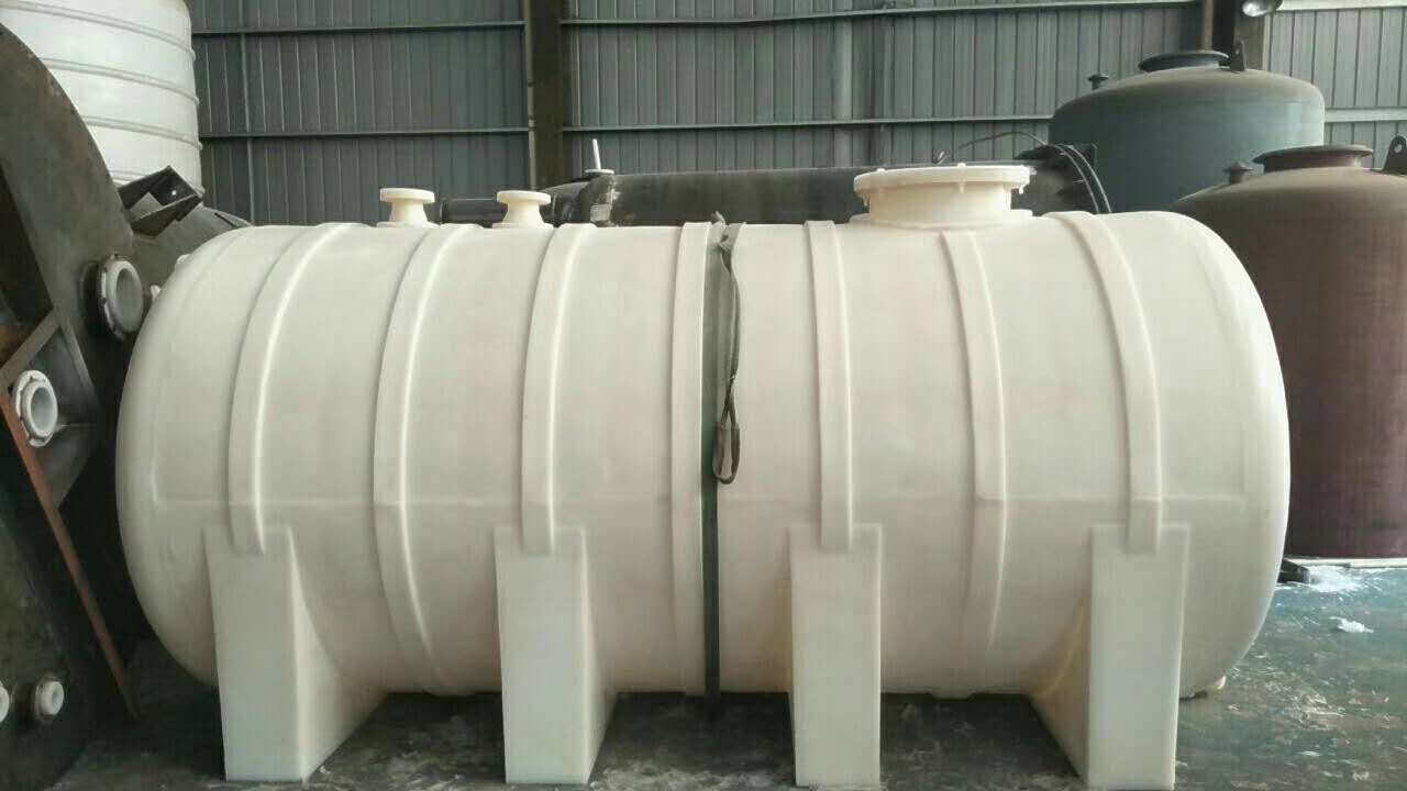 8立方塑料儲(chǔ)罐