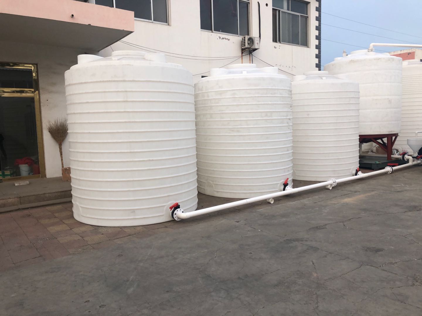 塑料儲(chǔ)罐的特點(diǎn)